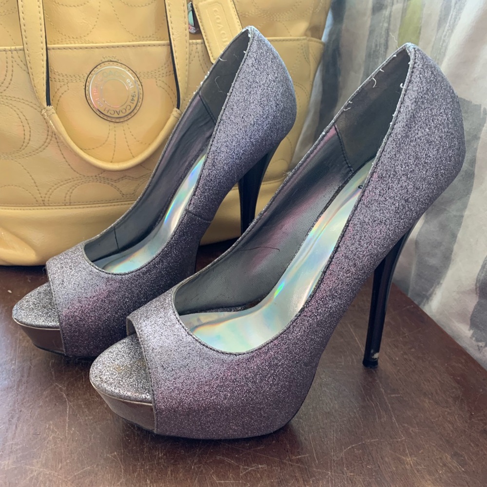 Deb silver glitter heels!